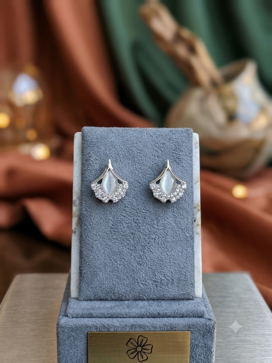 Elegant Ginkgo Leaf Cat Eye Stone Earrings