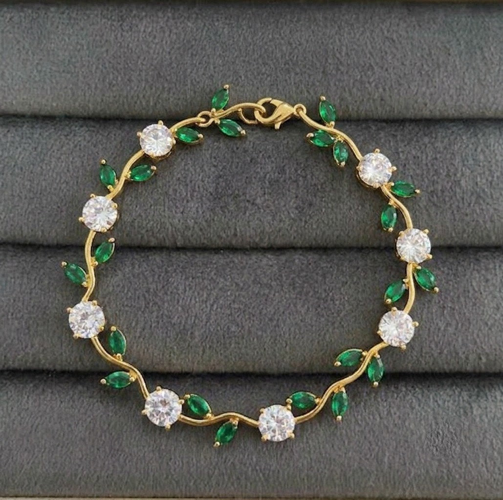 Barely-There Tulip Chain Bracelet – Sweatproof & Tarnish-Free